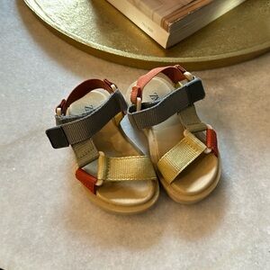 Zara toddler sandals size 20